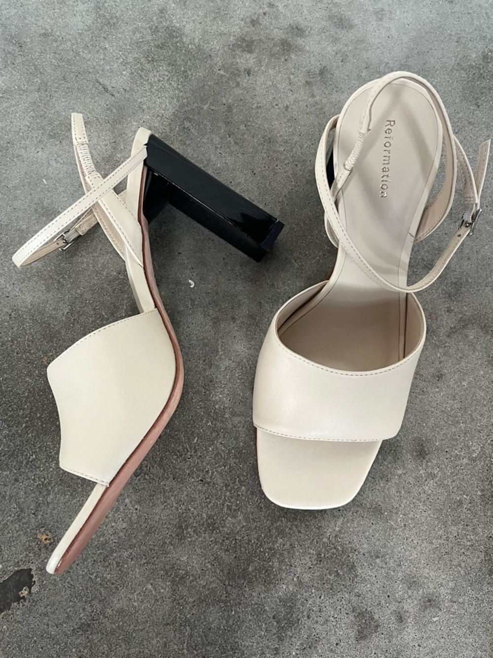 Reformation Grayson Heeled Sandal in Natural  (Size 9) - Picture 3 of 5